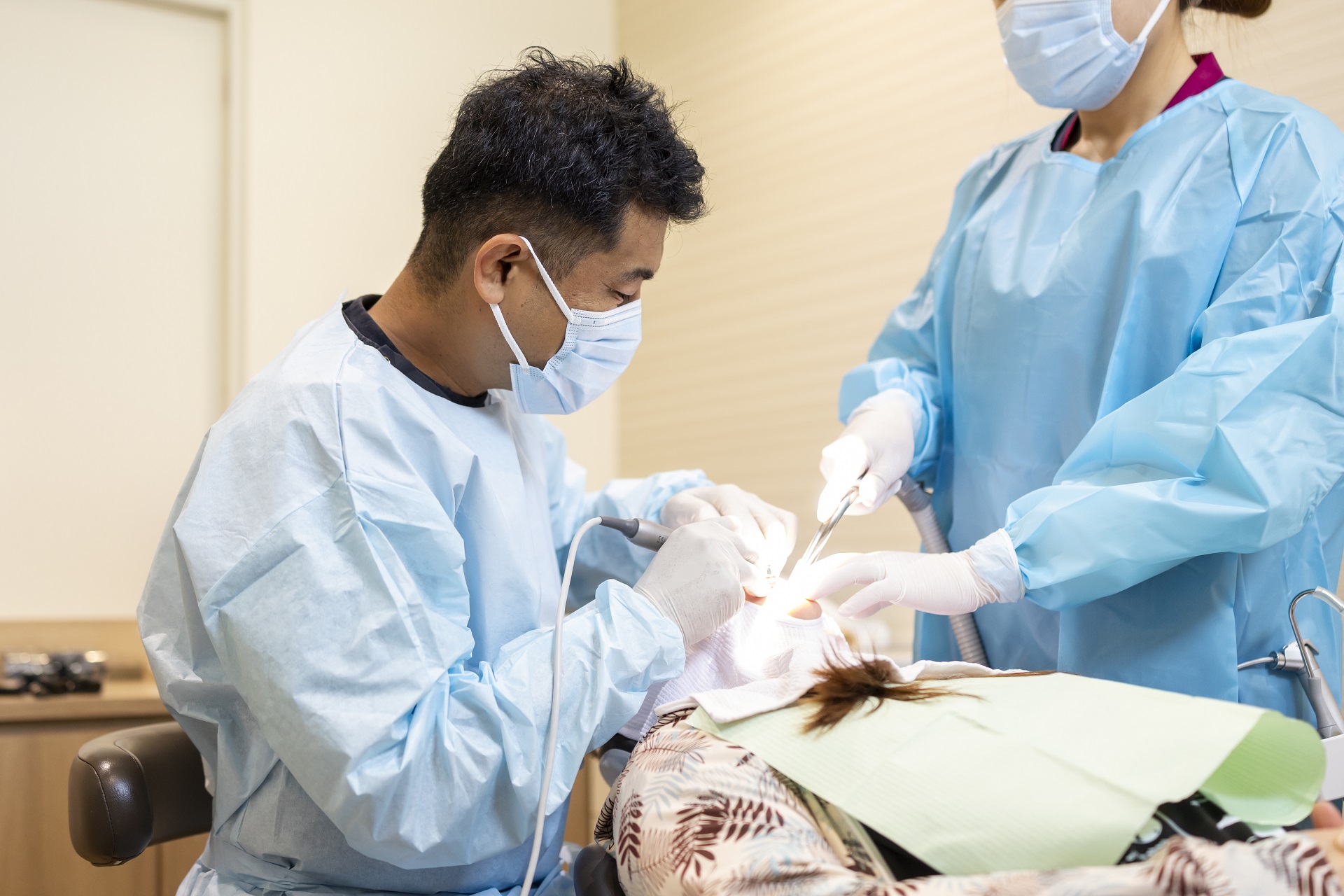 アバットメントの装着（二次手術）