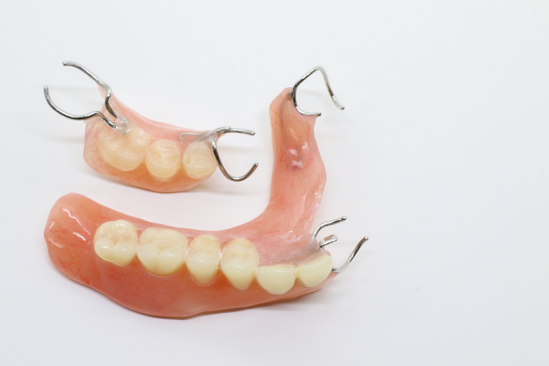 部分入れ歯と総入れ歯の違いについて